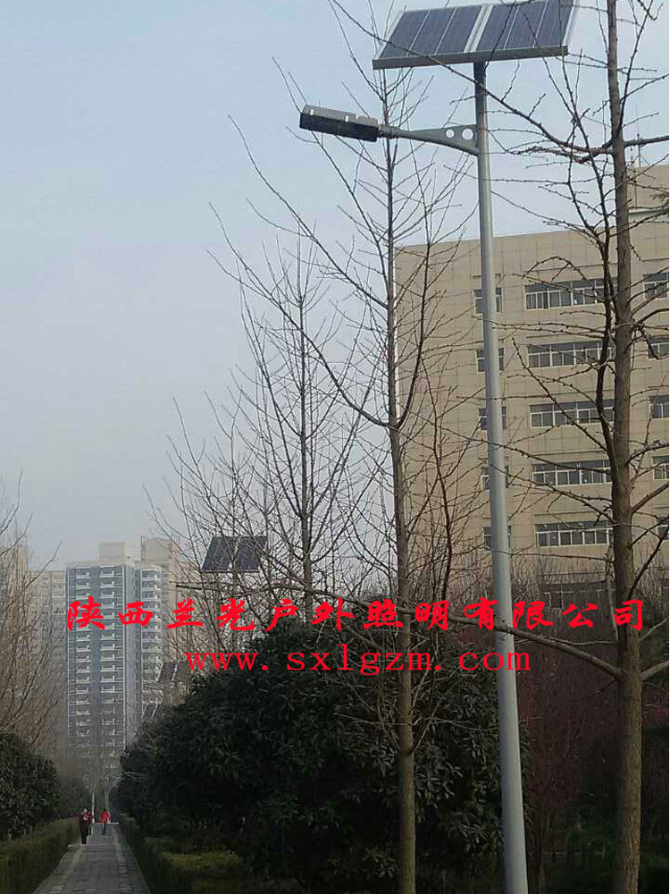 學(xué)校太陽能路燈安裝 學(xué)校太陽能路燈安裝